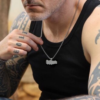 Collier Turquie pour homme avec pendentif carte en acier inoxydable argent - Bijou élégant et symbolique signé Ninanina