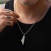 Pendentif Palestine en forme de carte, collier en acier inoxydable pour homme en gros plan - Bijou symbolique et tendance disponible sur Ninanina