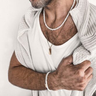 Bracelet en perles blanches naturelles pour homme - Bijou élégant et intemporel, parfait pour toutes les occasions