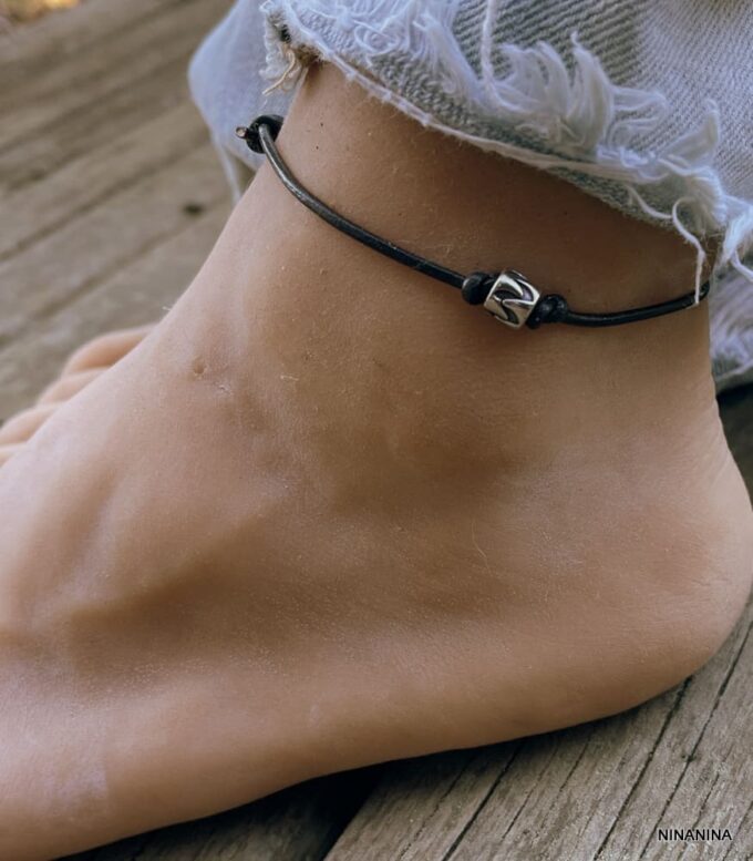 Bracelet cheville pour homme avec fermoir coulissant en cuir et acier inoxydable - Bijou durable et confortable