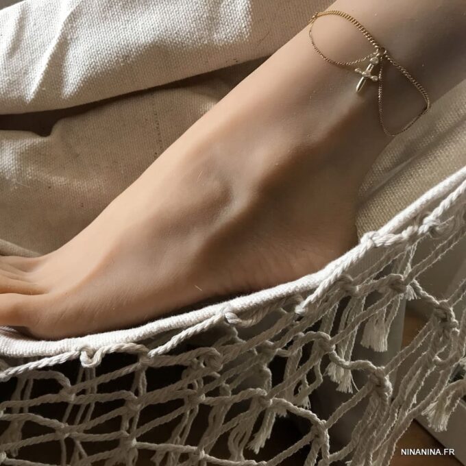 N7652f Bracelet cheville acier inoxydable doré épée zirconium - Bijoux de pieds en ligne Ninanina