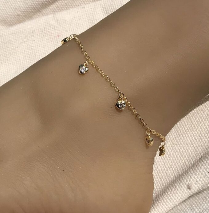 N7747e Bracelet cheville coeur plaqué or et oxyde de zirconium - Bijoux de pieds en ligne Ninanina