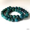 Zoom sur le Collier Grosses Perles Bleu Vert En Chrysocolle 10mm Fait Main En France Ninanina non porté sur fond blanc