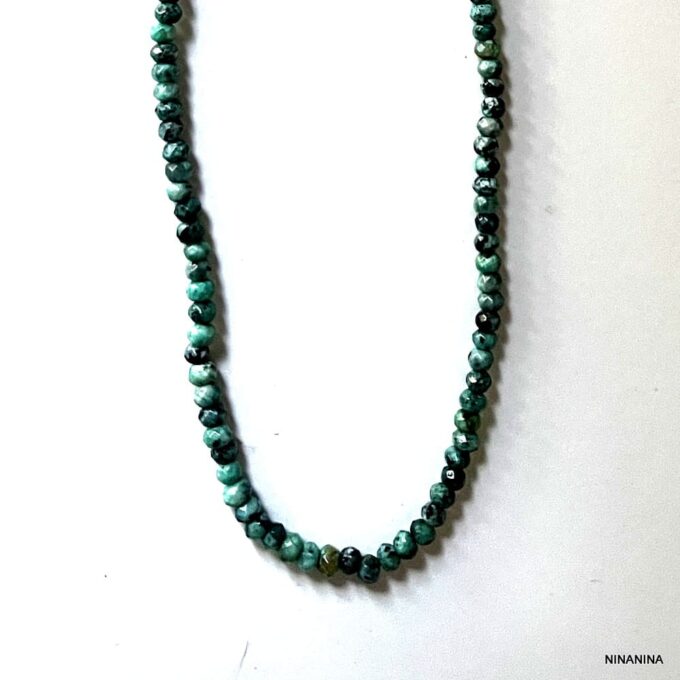 Détails des pierres composant le Collier Pierre Bleue Turquoise Fin En Jaspe Bleu 3mm Fait A La Main En France par Ninanina