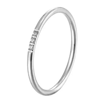 Bague de phalanges en acier inoxydable avec trois zirconiums en gros plan sur fond blanc - Bijou minimaliste et chic signé Ninanina