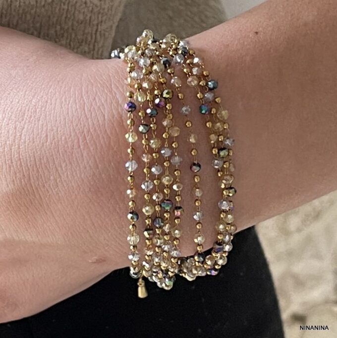 Bracelet Manchette Coloré Multi Rang Perles Acier Doré fait main en france signé Ninanina porté