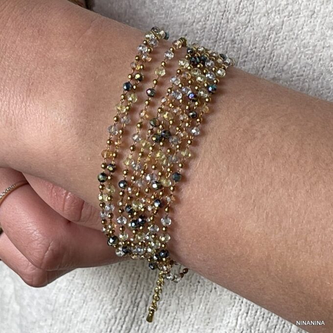 Bracelet Manchette Coloré Multi Rang Perles Acier Doré fait main en france signé Ninanina porté