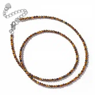 Détail du collier en Œil de Tigre avec perles naturelles facettées de 2mm - Bijou raffiné fait main en France
