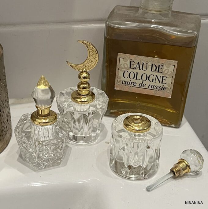 N8346j Flacon de parfum rechargeable en verre transparent et doré avec bouchon rond - Accessoires flacons de parfums en ligne Ninanina