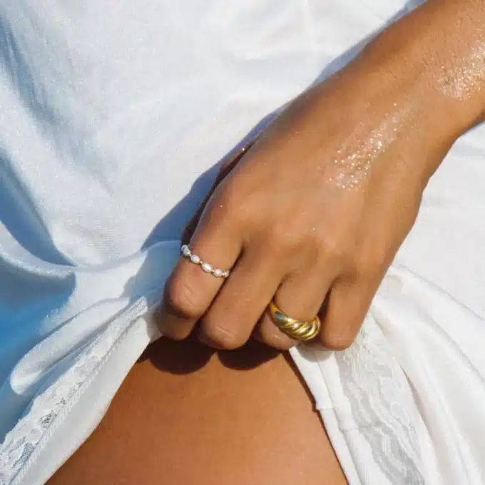 N8394e Bague Torsadée Pour Femme En Acier Inoxydable Doré Élégante - Bijoux Bagues dorées en ligne Ninanina