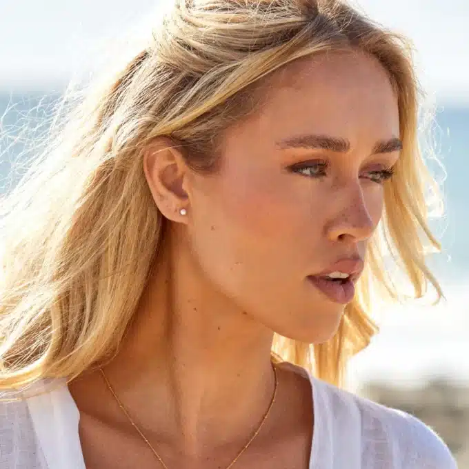 N8385g Boucles D'oreilles Perle Blanche Naturelle - Puces Acier Inoxydable Doré - Bijoux Boucle d'oreille mariage en ligne Ninanina