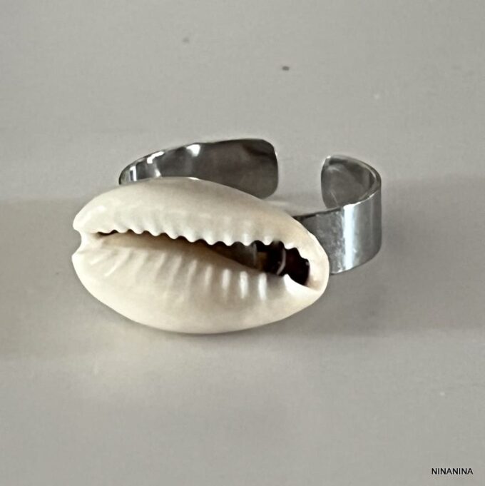 N8452 Bague Coquillage Cauri Blanc Anneau Acier Inoxydable Réglable - Bijoux Bagues coquillages en ligne Ninanina