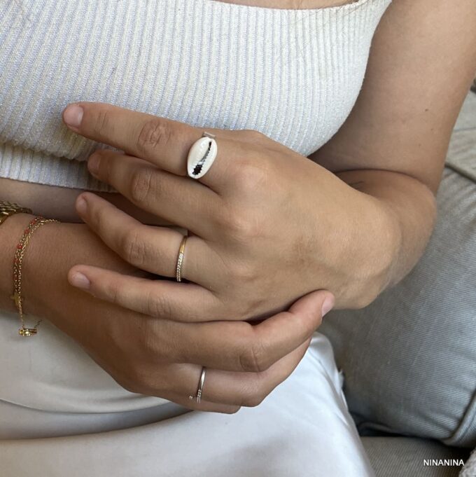 N8452h Bague Coquillage Cauri Blanc Anneau Acier Inoxydable Réglable - Bijoux Bagues coquillages en ligne Ninanina