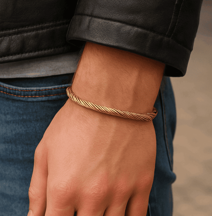 N8496b Bracelet Jonc en Acier Inoxydable Doré – Modèle Torsadé Ouvert, Boules aux Extrémités - Bijoux bracelets joncs en ligne Ninanina