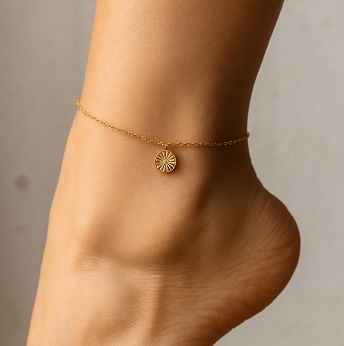 N8513b Chaine de cheville charm soleil or artisanale en argent 925 doré à l'or fin made in france - Bijoux de pieds en ligne Ninanina