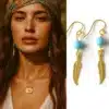 N8548e Boucles D'oreilles Pendantes Plumes Acier Inoxydable Doré et Perle Turquoise Artisanales - Bijoux d'oreille en ligne Ninanina