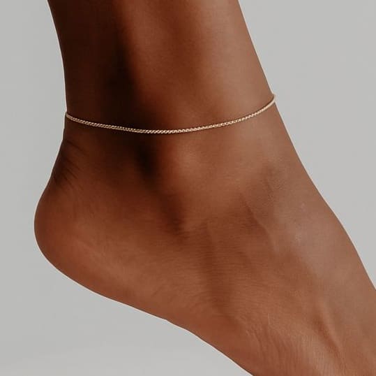 N8552a Chaine de cheville minimaliste Plaqué Or 14 carats gold filled maille forçat artisanale - Bijoux de pieds en ligne Ninanina