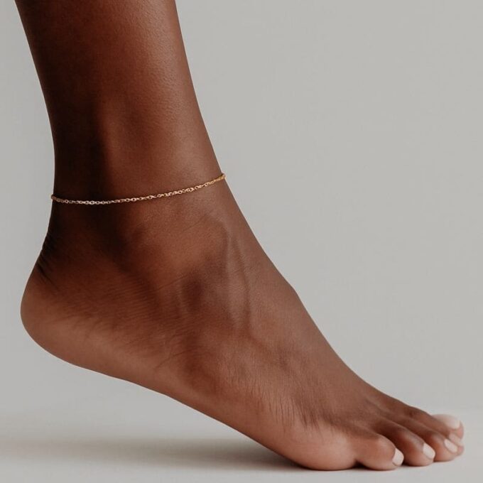 N8552b Chaine de cheville minimaliste Plaqué Or 14 carats gold filled maille forçat artisanale - Bijoux de pieds en ligne Ninanina