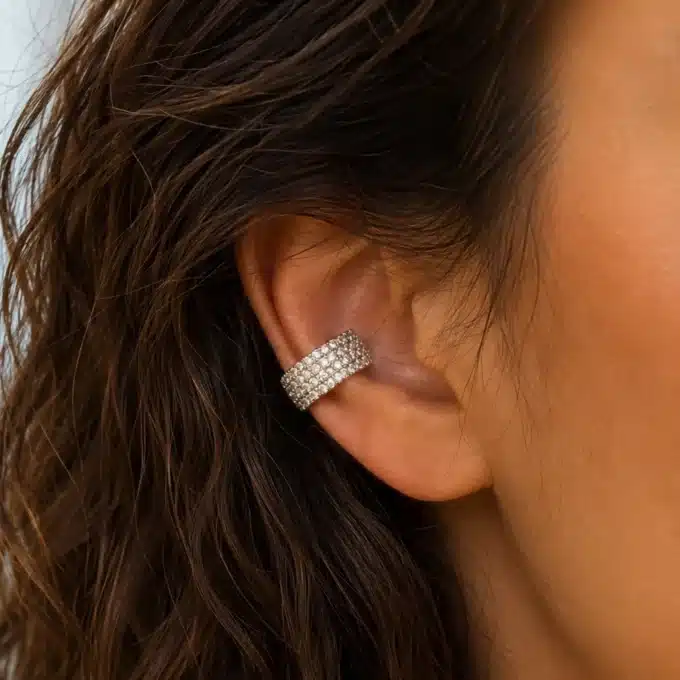 N8660e Manchette d'Oreille Large Acier Inoxydable Argenté – Ear Cuff Femme Pavé de Strass - Bijoux d'oreilles en ligne Ninanina